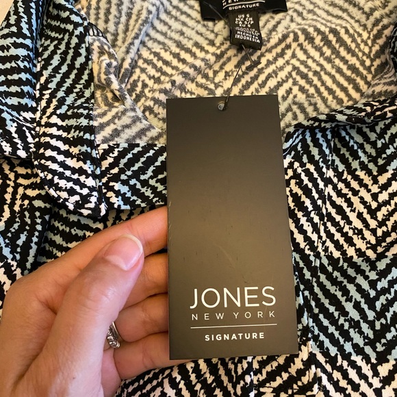 Beautiful and super comfy top. Perfect for work or day out - Picture 5 of 9